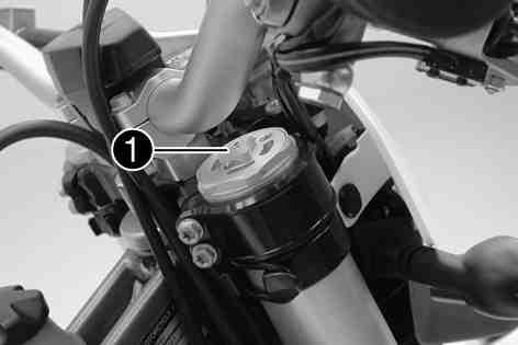 Gaffeloffset Markering fram 14 mm Om markeringen sitter bak (inställning vid leverans) underlättas körningen i kurvor. Gaffeloffset Markering bak 16 mm 800009-10 9.