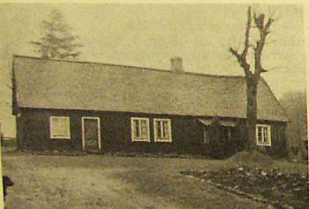 1930-1943 David Gottfrid Svensson Jenny Edla Ingeborg f Vessén Barn: Gert-Erik f 1931 född 1900-06-14 i Harplinge 1904-08-20 i Veinge Det fanns flera pigor och drängar på gården, bl.a. brodern Johan Aron Svensson f 1904, Davids Johan.