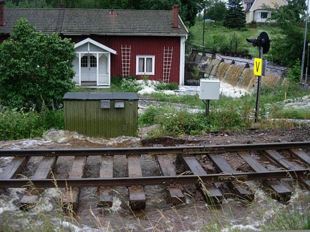 4.7 Översvämning Intresset att kunna bebygga vattennära områden kan i vissa fall strida mot säkerhetsintressen vad beträffar översvämningsrisker.