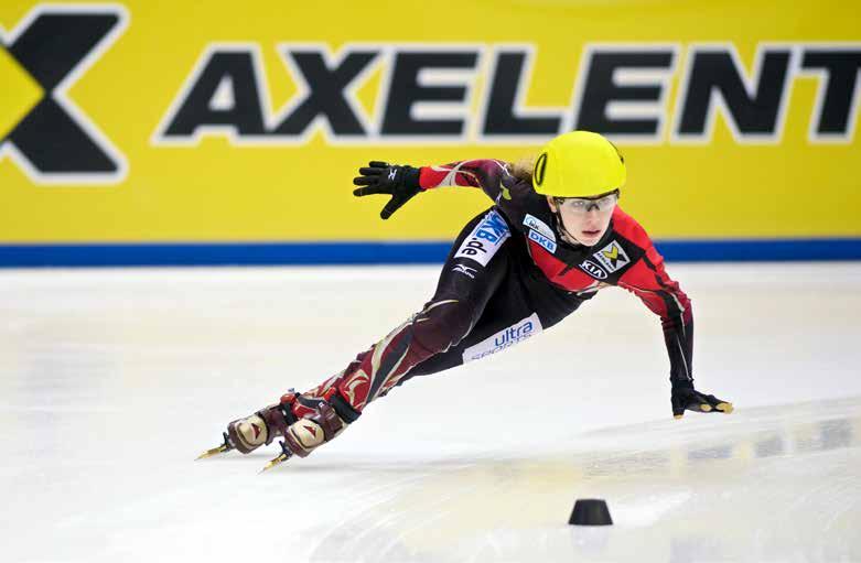 TYSKLAND Anna Seidel i full fart på Short track-banan. Short track Anna Seidel vann brons under EM på hemmaplan i Dresden Få sporter är så intensiva och snabba som Short track.