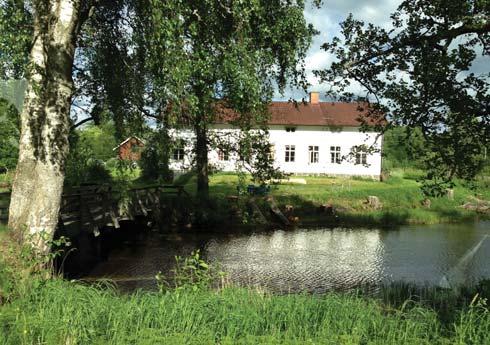Vasstränderna, Klarälvsdeltat, Vänerns klippor och fria horisont är unikt för Karlstad och utgör samtliga en llgång. Här finns en stor poten al för utvecklad besöksnäring som är knuten ll landsbygden.