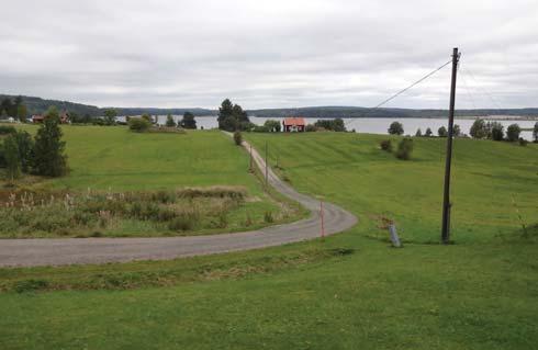 Borssjön Area Strandlinje Strandskydd 378,9 Ha 10,2 km 200 m / 300 m Borssjöns nordöstra sida kantas av idylliska jordbruksmiljöer och ett öppet kulturlandskap.