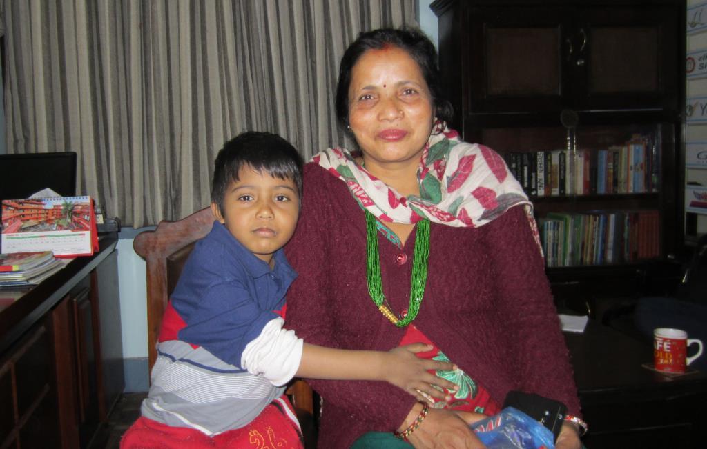 Sjukfonden servar allt fler patienter Tuki Nepals sjukfond som startades för snart 10 år sedan, innebär idag att många bybor från såväl Jyamrung som intilliggande byar kan få hjälp med akut vård på