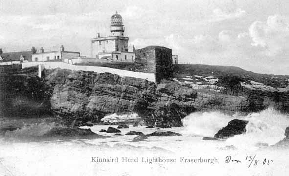 Gott Nytt År 2017! Kinnaird Head Lighthouse, Skottland Hittade i det gamla släktalbumet bifogade vykort från 1905.