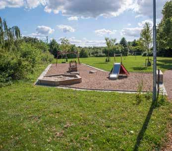 Kompensationsåtgärder kan vara att höja värdet i angränsande grönstruktur, till exempel med ny lekplats. Foto från park vid Murarevägen på Kulltorp. Foto: Kristianstads kommun.