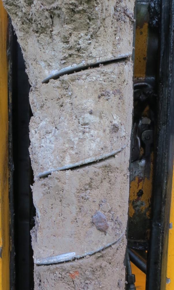 B1 Djup 0-0,6 m fyllnadsmaterial, 0,65- m varvig lera som avsatts