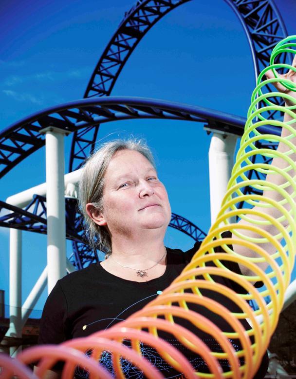 Till läraren inför besök på Liseberg Liseberg kan vara ett stort klassrum där man upplever fysikens lagar i hela kroppen. Före besöket kan man be eleverna skriva ner frågor.