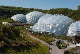 SPF Farsta i England. Reseanteckningar av Harry Lundstedt Vi var över 30 SPF-are från olika föreningar och 9 från Farsta som i maj åkte med Reseskaparna till Cornwall.
