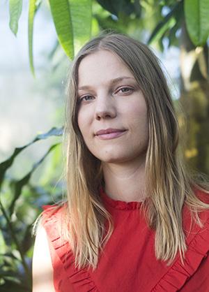 Glad (text: Malin Kivelä). I denna bildworkshop får barnen göra små berättelser tillsammans med Linda.