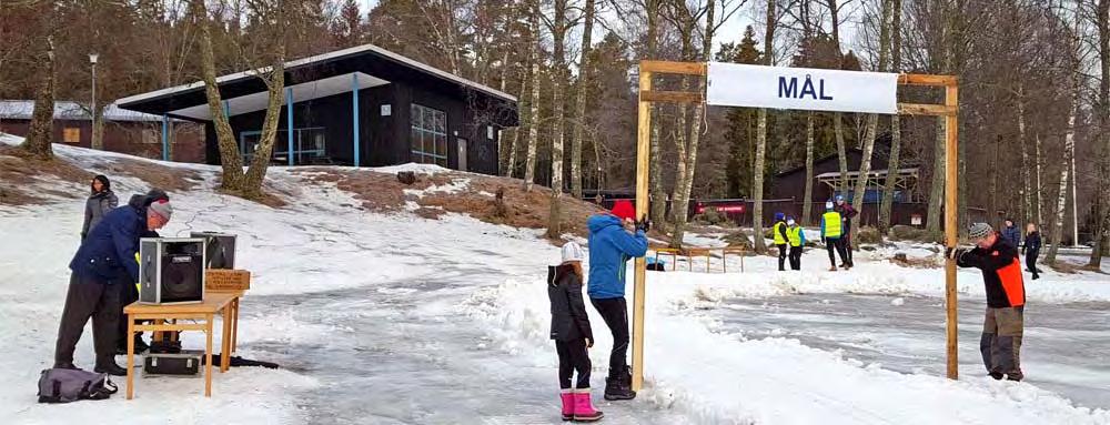 Efter målgång, som varierade beroende på hur många varv de ville åka, fick barnen diplom, medalj och blåbärssoppa.
