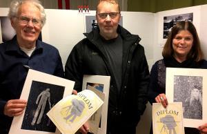 Årsmöte och rsmöte och KM genomfördes i Vågbrokyrkan den 15 december, dit 22 fotointresserade hade hittat.