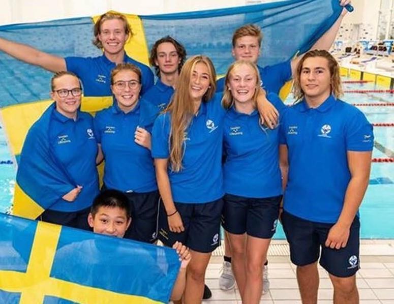 Då Sverige representerades av fyra juniorer både på herr- och damsidan ställde både Anton och Matilda upp i många laggrenar utöver de individuella. Båda gjorde bra ifrån sig.