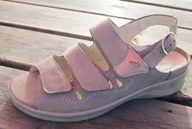 Art nr 0147 + stl 1385:- SNEAKER MED BÅDE SNÖRNING & DRAGKDJA Oakley har en 2V-bredd vilket passar dig som uppskattar en något rymmligare sko både både gäller bredd och höjd i tådelen.