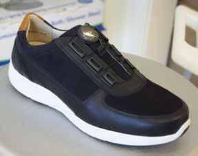 Passar en normal till bredare fot. Stl 40-44. Art nr 0171 + stl. 1599:- DIDRIK MED KARDBORREBAND En modern herrsko i brun nubuck.