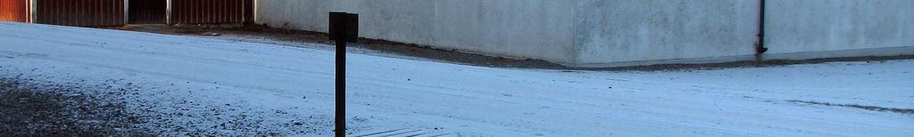 Vind Stallavdelning Stallavdelning Nästan alla grisstallar i Sverige är breda byggnader med många stallavdelningar under samma tak. I och med att husen är så breda blir taklutningen låg.