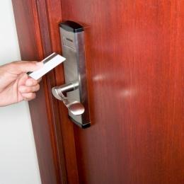 Säkerhetsregler Terminaler skall vara under kontinuerlig uppsikt eller i låst utrymme. Ett låst fordon får anses ok. Låsta utrymmen bör ha inbrottslarm.