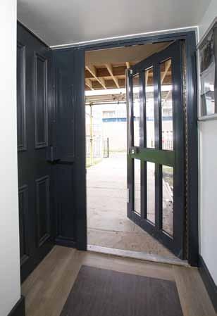Halton Housing Trust, Runcorn, Cheshire, England 2014 Hammerglass Enkel 12 mm och 8