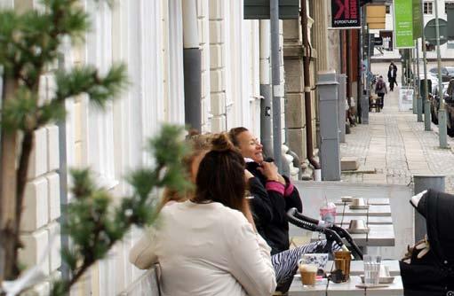 1. INLEDNING Roomer coffee & deli, Norra Hamngatan. Förord Dessa bestämmelser är för att underlätta för dig som söker tillstånd om nyttjande av allmän plats i Uddevalla kommun.