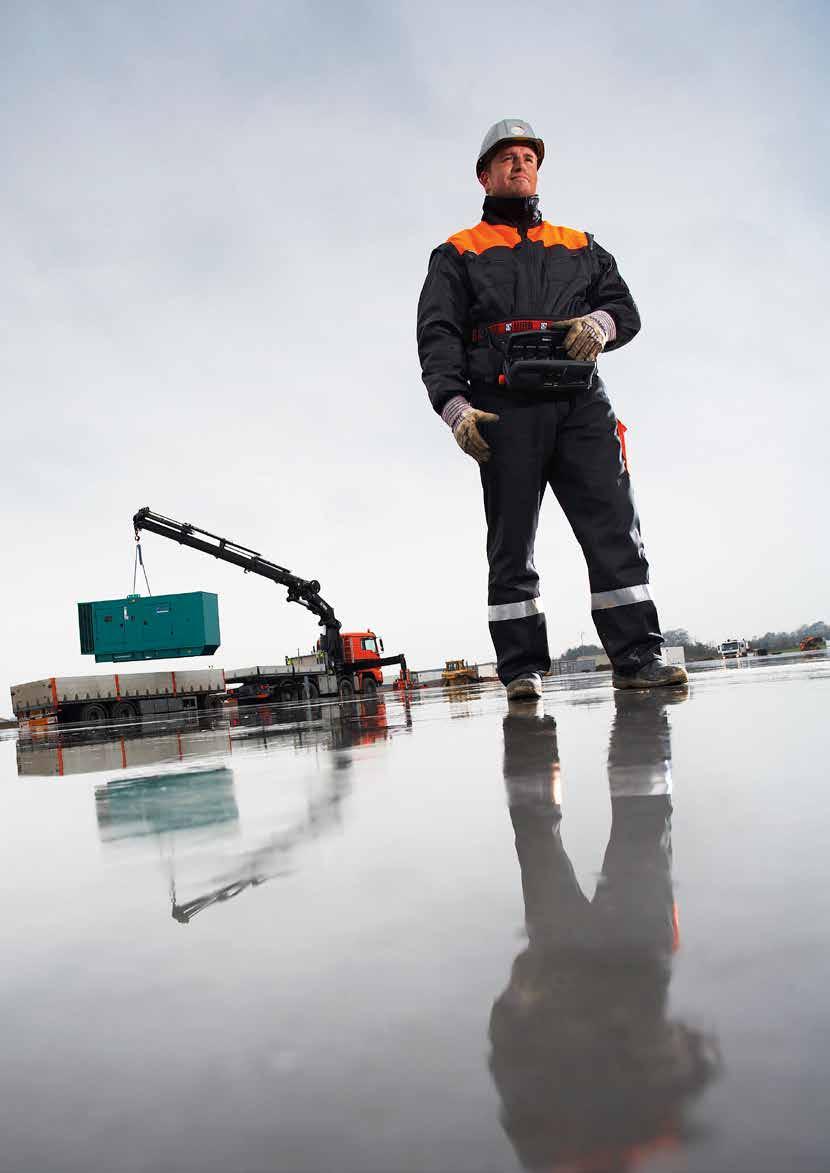 BUILT TO PERFORM Hiab är en världsledande leverantör av utrustning, intelligenta tjänster och digitala lösningar för vägburen lasthantering.