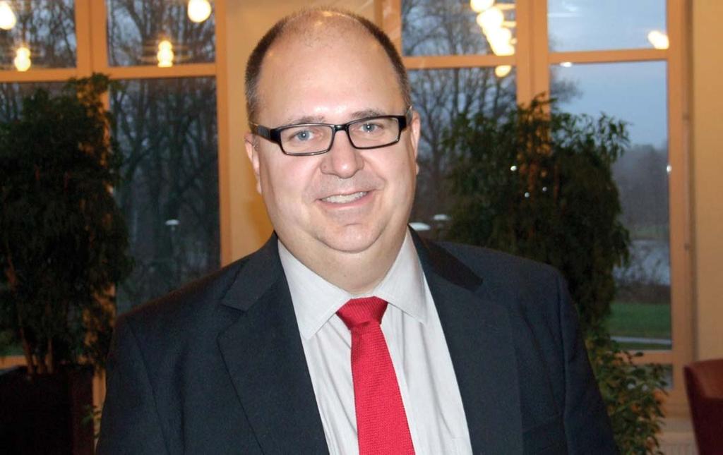 LO ORDFÖRANDE OM Ibland får jag frågan om varför facket ska lägga sig i poli ken. Mi svar är all d det samma: därför a poli k handlar om våra medlemmars villkor, både på jobbet och i hela samhället.