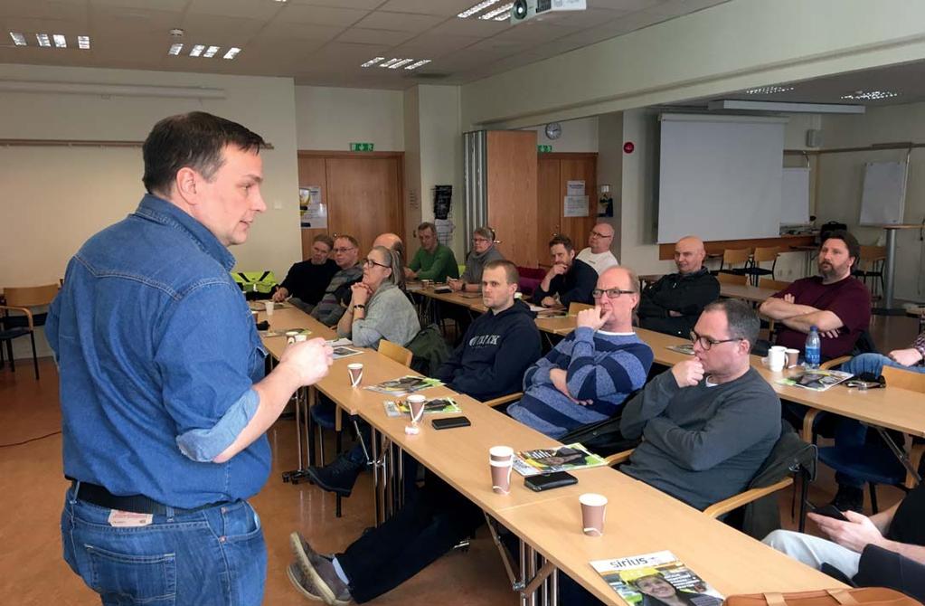 FRÅN SO-MÖTET Lasse Wåhlstedt En hel del skulle klämmas in under dagen, ru ner för PIA-rapportering, förändringar i lags ningen, info om kommande SO-resa etc.