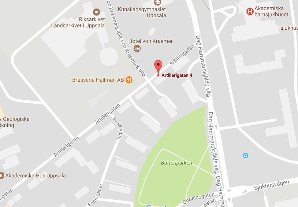 Det finns flera restauranger i närheten. Omgivande kvarter innehåller bostäder, institutioner och parker.