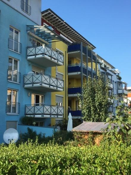 34 Byggemenskaper som en del i bostadsförsörjningen Rieselfeld Staden Freiburg har vuxit kraftigt med påföljande hårt tryck på bostadsmarknaden och svårigheter att möta efterfrågan med enbart