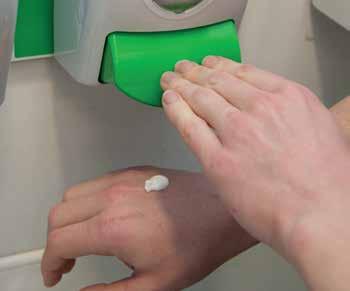 UNIVERSELL ANVÄNDNING Stokolan Light PURE Återställningseffekt Normal hud 1 Vårdande krämer Normal hud Parfymfritt och färgämnesfritt milt recept som minskar risken för hudirritation Ger inte smak