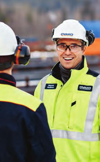 MEDARBETARE OCH ARBETSMILJÖ 32 MILJÖ 34 FORMELL ÅRSREDOVISNING 35 CFO-ORD 36