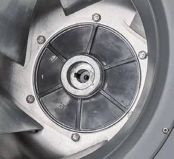 De ihåliga aerofoilskovlarna är tillverkade av extruderad aluminiumprofil. De är sedan svetsade till fläkthjulets fram- och bakskivor.