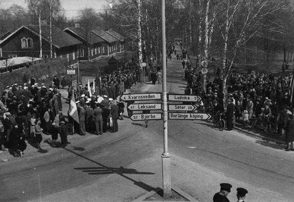 Hushagen - Forssa - Bergslagsbyn Hushagen. Förleden i namnet Hushagen är ordet hus i betydelsen befäst hus, borg och är ett minne från den gamla kungsgården som låg här (Harry Ståhl. Stora Tuna.