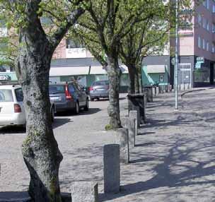 Med sin placering mitt för ångbåtsbryggan blev Rosvikstorg en port till Lysekil för den som kom med båt, den tidens främsta transportmedel.