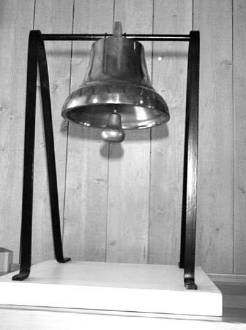 Därigenom kan man dra an en stämma i diskanten utan att den för den skull automatiskt lyder i basregistret Av detta vid första anblicken mycket begränsade instrument får man härigenom möjlighet att