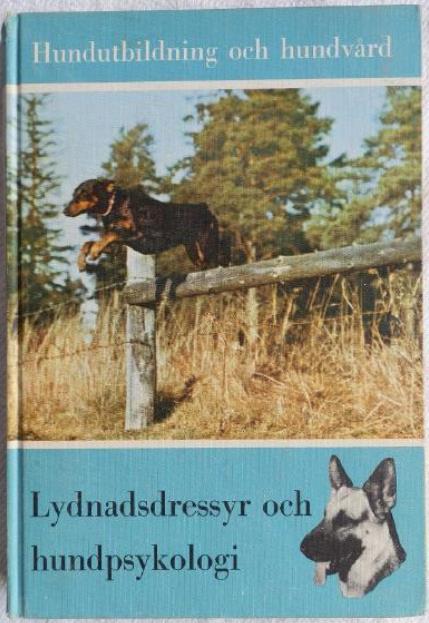 UTBILDNING Instruktörskurser - Lägre och Högre. Vinterkurser Lärarkurser från 1963. Hundskolan Sollefteå. 1962. Hundutbildning och hundvård del 1-3. LTK:s förlag.