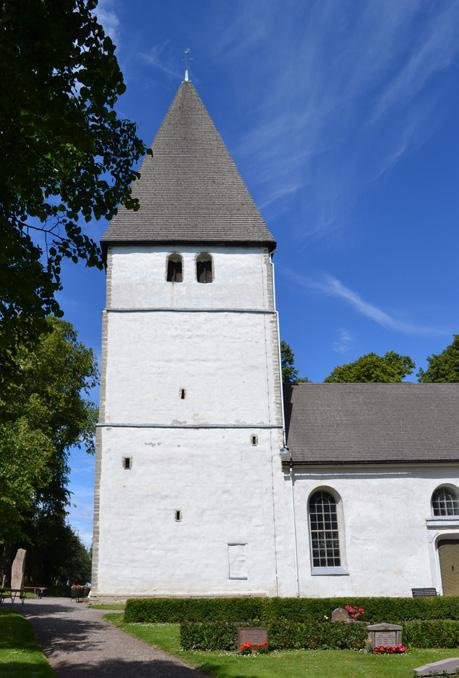 00, 17.00 och 18.00. 5/7 12/7 19/7 26/7 5 runstenar - 2 försvunna kyrkor På den stora runstenen i Högby finns en släkthistoria från tidigkristen tid men Högbys historia är mycket äldre än så.