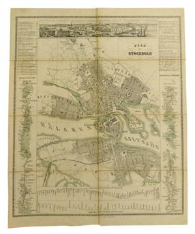 ), med på baksidan uppmontet två mindre kartor Mälaren och dess omgifningar (16,5 x 20,5 cm.) och Stockholms omgifningar (16,5 x 20,5 cm.