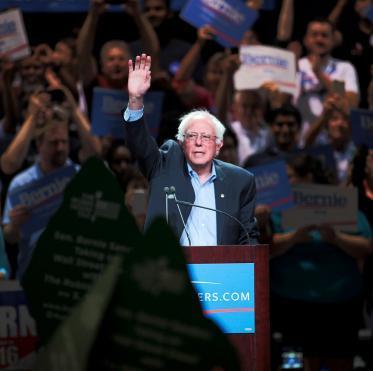 7 Bernie Sanders måste fortsätta som en oberoende kandidat.