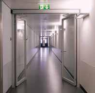 Dörrens fotoceller, nödöppning och -stängning, fingerskydd, hastighet och känslighet anpassas till gällande användningskrav och säkerställer högsta möjliga säkerhet.