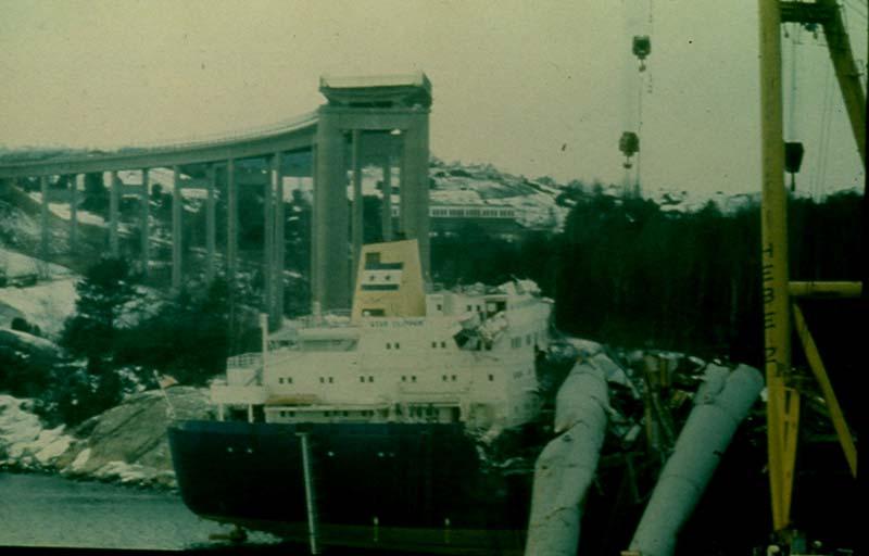 The Tjörn bridge in the