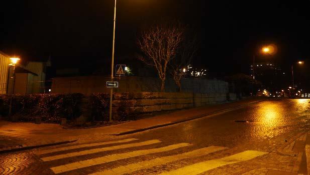 Stor utvecklingspotential. Utreda möjligheten till följande förslag; Markbelysning längs kullens del som vetter mot parken.