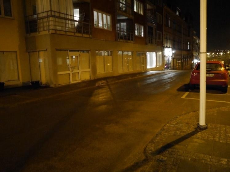2017-03-29 Sid 4/15 Redovisning Nummer 1 - Kungsgatan Längs hela Kungsgatan är det på trottoarerna många ojämnheter i gatan.