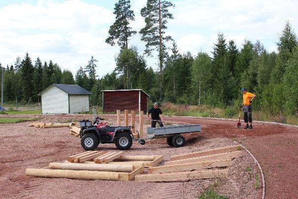 Vi har tagit hjälp av S-Å Persson bygg till monteringen eftersom det skall gjutas en hel del och den ideella tiden inte riktigt räcker till.