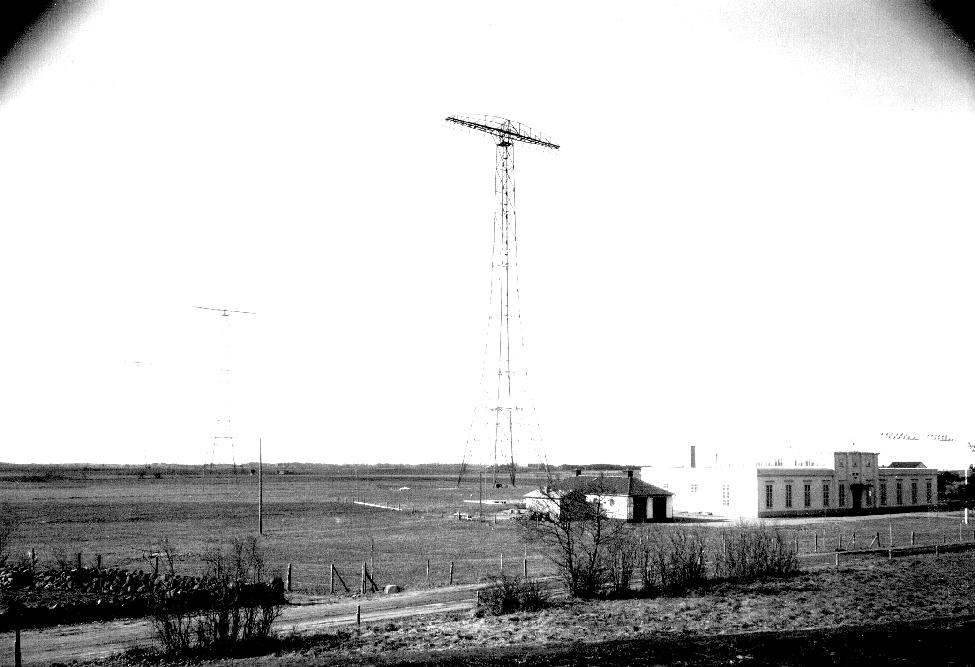 Alexanderson konstruerade med tiden allt större sändare och år 1918 hade han lyckats ta fram dels en alternator med en effekt av 200 kilowatt VLF, dels en multipelavstämd antenn med bättre, om än