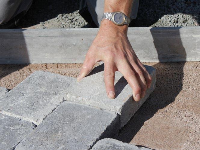 Sandlådesand lämpar sig för barnens kreativa bakverk och till lekplatsen har vi tagit fram en alldeles särskild sand