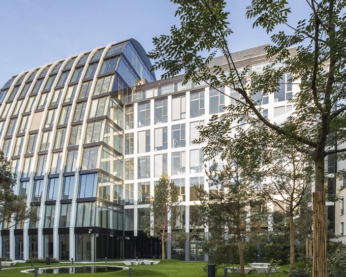 2 30 31 3 Grön byggnad i den gyllene staden Florentinum är en administrativ byggnad på över 49 000 kvadratmeter i Prags centrum.