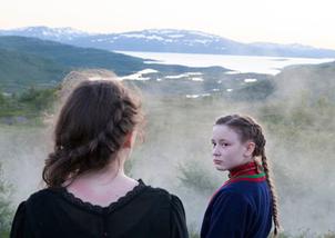 MINNEN AV MIN MAMMA Regi: Marco Bellocchio Land/År: Italien, Frankrike/2016 Speltid: 2.14 Med: Bérénice Bejo, Valerio Mastandrea KUNGENS VAL Regi: Erik Poppe Land/År: Norge/2016 Speltid: 2.