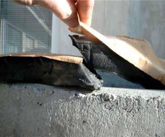 ubrnek fäster mot de flesta hårda material såsom betong, glas och metall RubrNek Artikel nuer Montering: RubrNek monteras på plats genom att remsan pressas mot den horisontella fogen i det