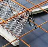 Stremaform distansen förhindrar läckage av betong vid underkantsarmeringen.