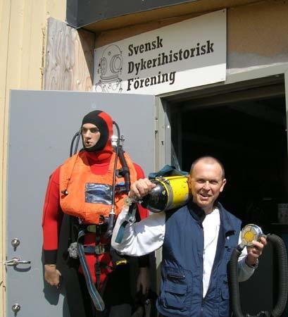 (En orginalhjälm av denna typ finns på Dyktankhuset).