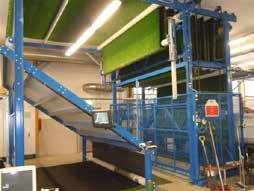 Kvalitetskontroll Testlaboratoriet i vår moderna produktionsanläggning tillhandahåller faciliteter för att testa alla uppsatta krav för konstgräs, såsom: resistens mot